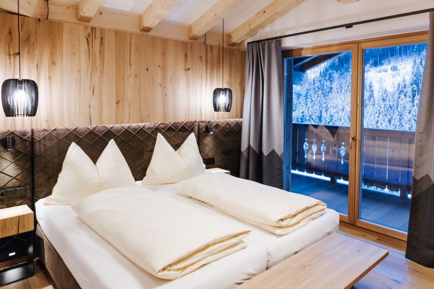 hotel-thurnerhof-saalbach-Zimmer-Familiensuite-Schwalbennest-4