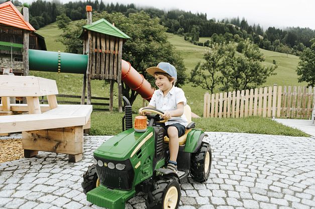 Kinderparadies am Thurnerhof – Spielplatzspaß in Saalbach Hinterglemm