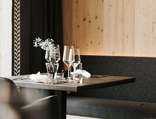 hotel-thurnerhof-saalbach-hotel-mit-halbpesion-interior-design-restaurant-42-3